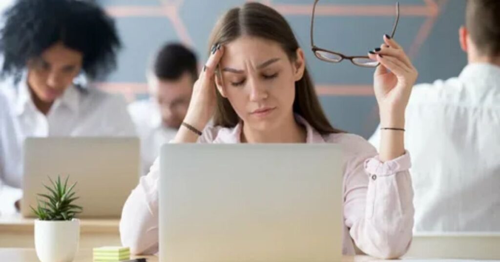 Signs It’s Time to Get Reading Glasses for TV Viewing