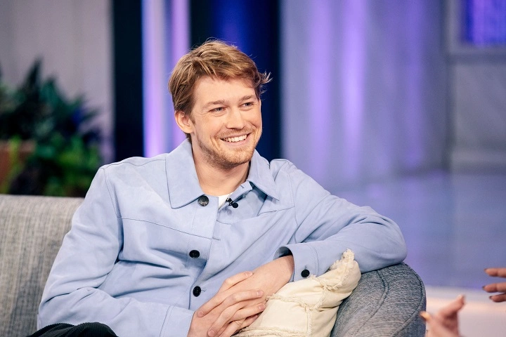 Joe Alwyn Net Worth