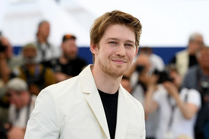 Joe Alwyn Net Worthdggry