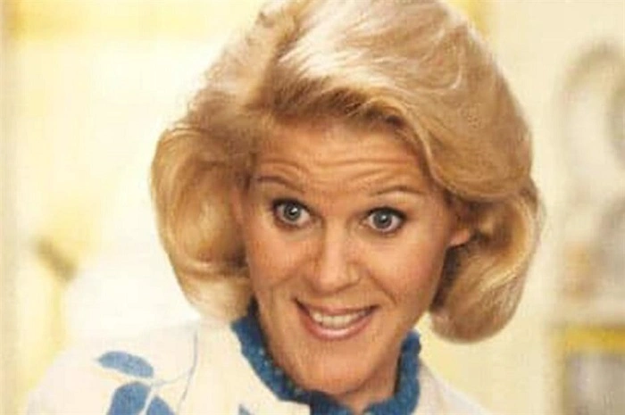 Breakdown of Alley Mills Net Worth