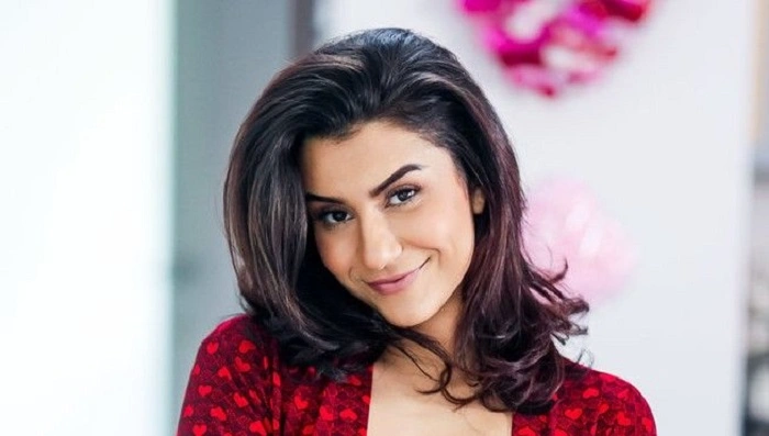 Roxie Sinner Age and Birthday