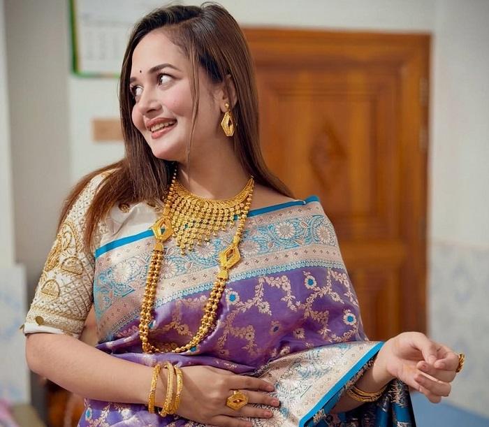 Anamika Oyshe Lifestyle and Public Image