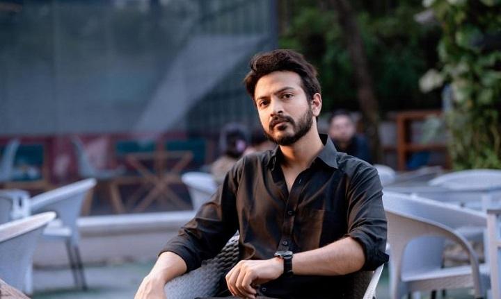 Yash Rohan net worth