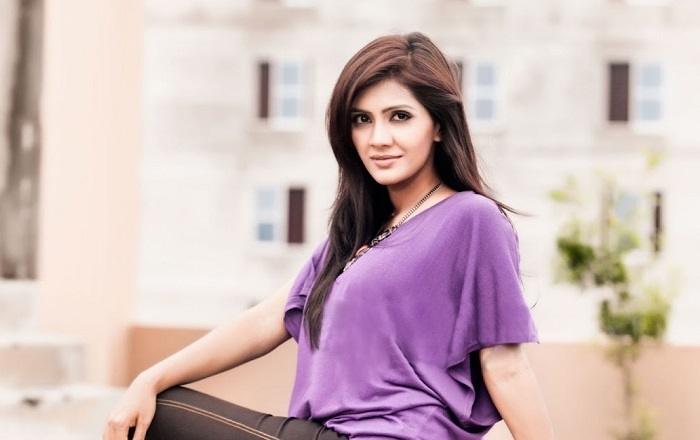 Maria Nur Career